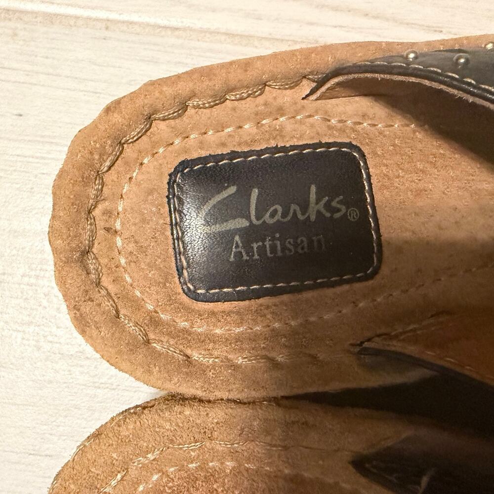 Clarks Artisan Black Studded Leather Thong Sandals Women’s Size 7.5 M Comfort - Picture 2 of 4